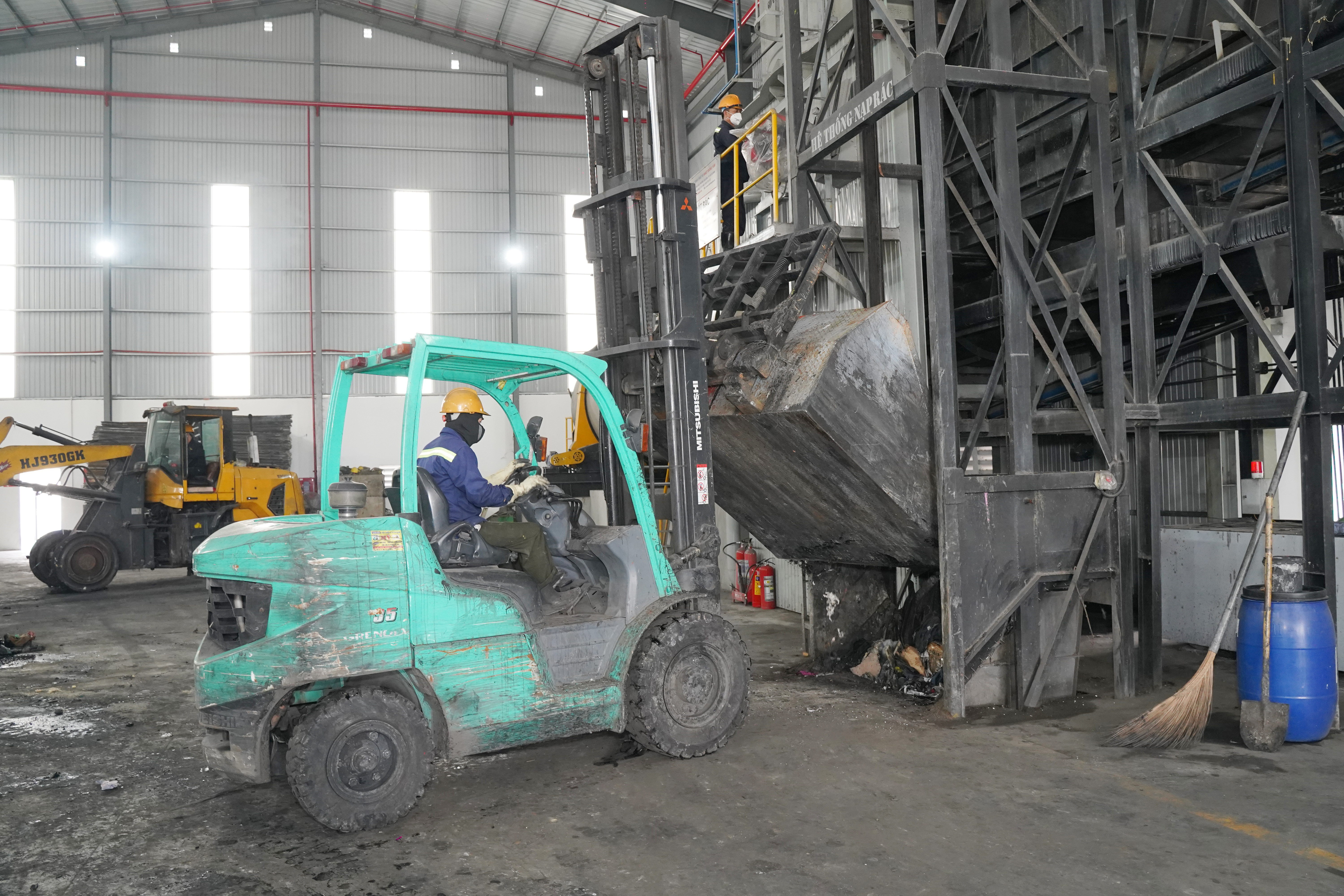 Thu gom và xử lý rác công nghiệp Tân Uyên