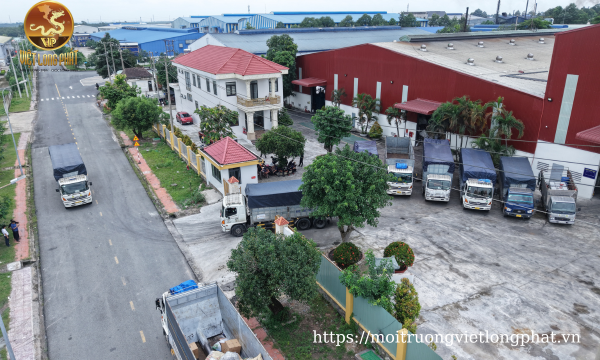 Vận chuyển chất thải bằng ô tô tại Việt Long Phát